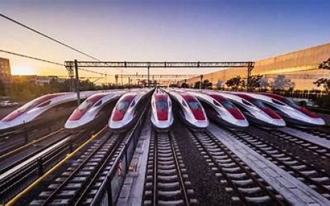 我国首个海外高铁项目，雅万高铁正式启动铺轨工程，最高设计时速 350 公里